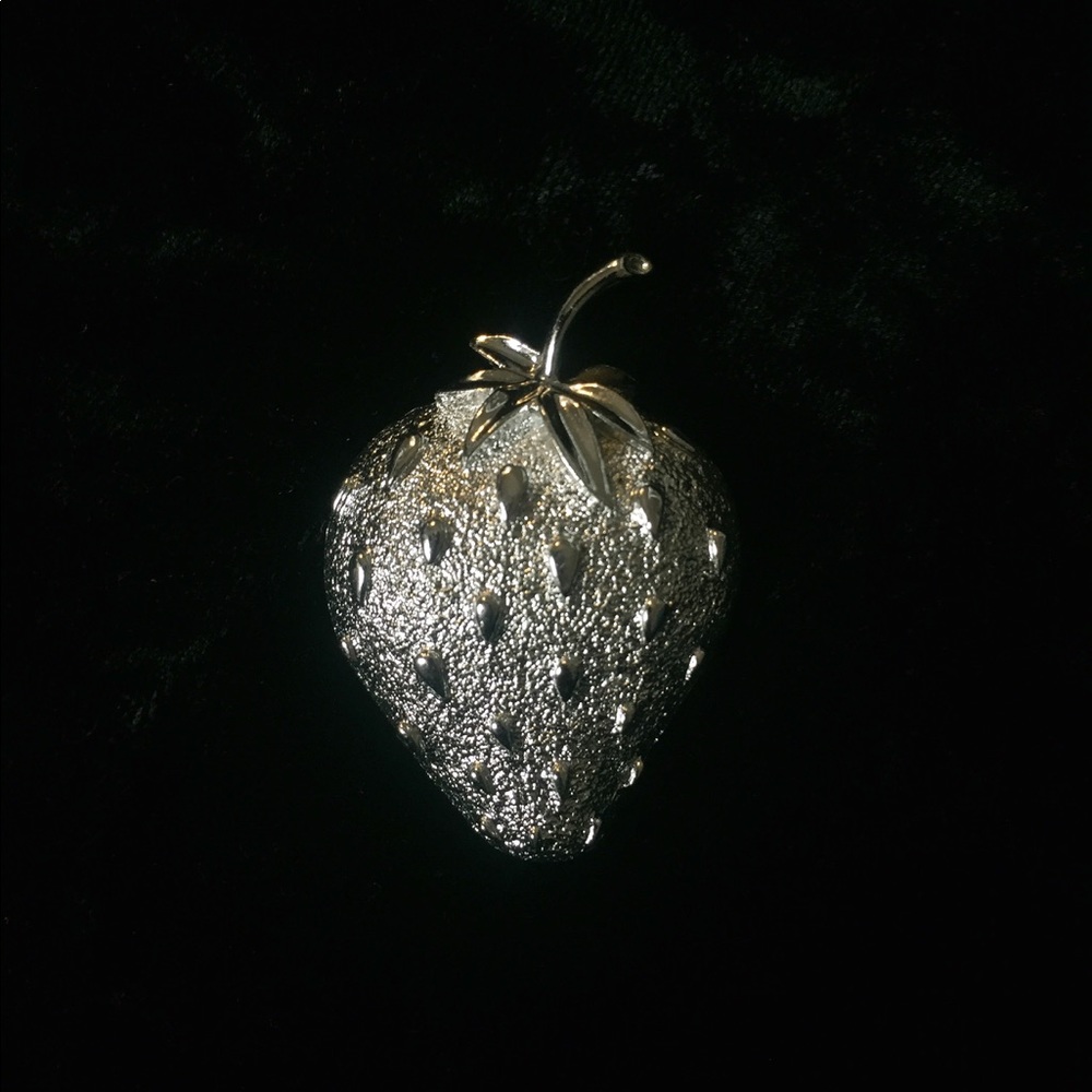 Sarah Coventry silver strawberry brooch